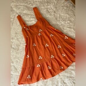 LE LIS COLLECTION. Size small.